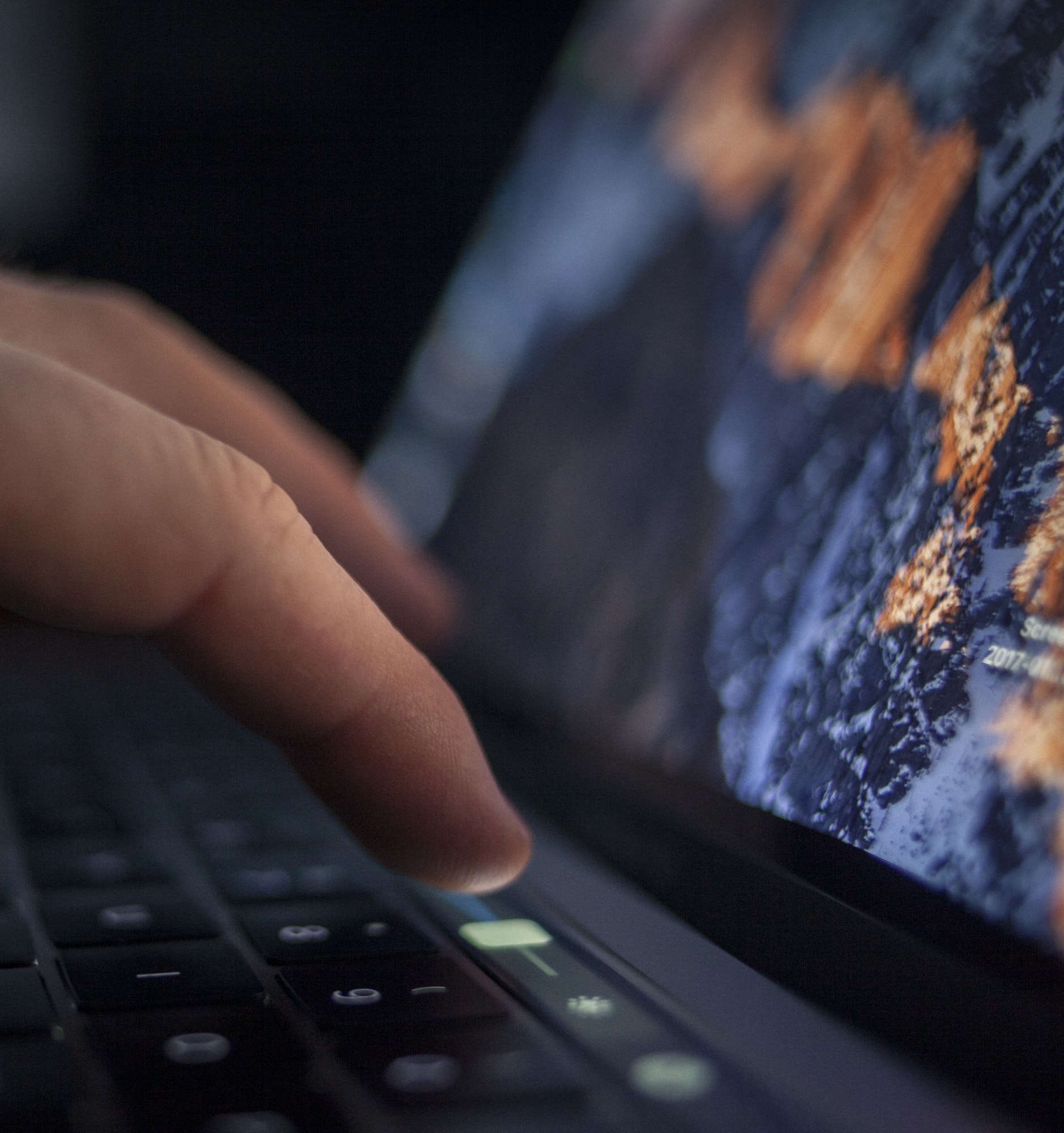 Laptop with Touch Screen